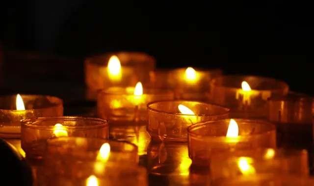 tea lights, candles, candlelight, faith, religion, christianity, flame, commemorate, meditation, prayer, contemplative, memorial candles, ecclesiastical, mood, shining, the atmosph. Deaths this week causes: facts, examples and context